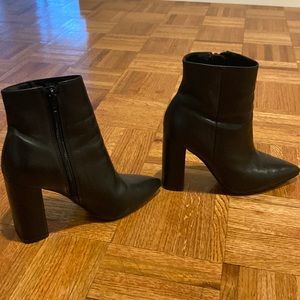 Steve Madden black leather heeled boots